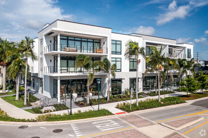 Primary Photo Of 850 Central Ave, Naples Apartments For Lease