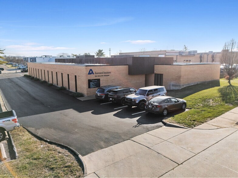 Primary Photo Of 150 Weldon Pky, Maryland Heights Office For Sale