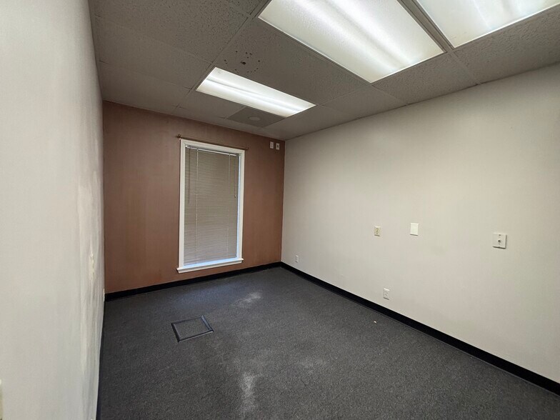 More Photos Of 4835 S Fulton Ave, Tulsa Medical For Lease