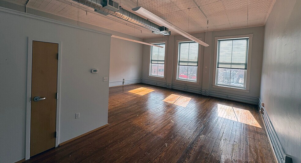 More Photos Of 23 W Broad St, Richmond Office For Sale