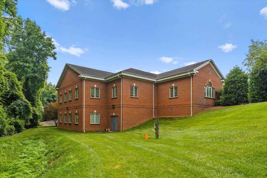 More Photos Of 1146 N New Hope Rd, Gastonia Medical For Sale