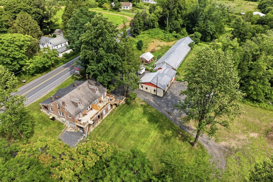 More Photos Of 429 Riverview Dr, Walnutport Flex For Sale