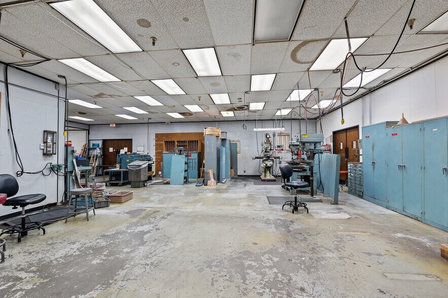 More Photos Of 951 Wendell Blvd, Wendell Manufacturing For Sale