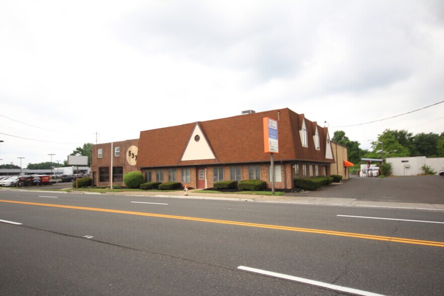 More Photos Of 537-539 Mantua Pike, Woodbury Flex For Sale