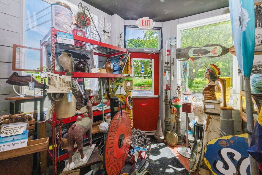 More Photos Of 1019 Main Rd, Tiverton Storefront For Sale