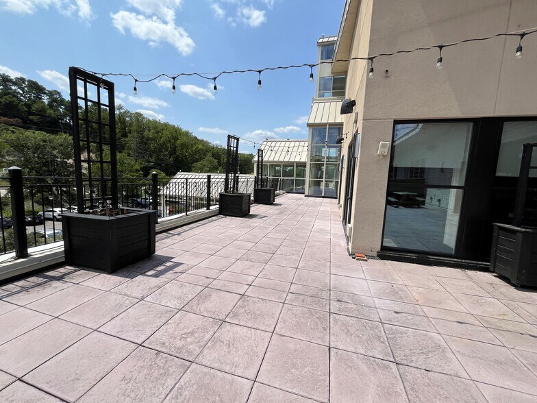 More Photos Of 1500- Washington Rd, Pittsburgh Unknown For Lease