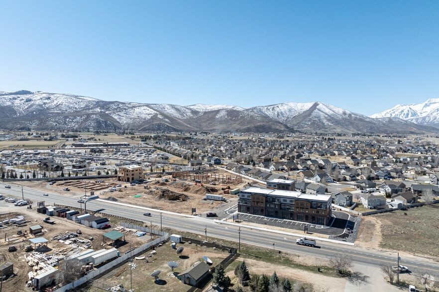 More Photos Of 1922 S Highway 40, Heber City Showroom For Lease