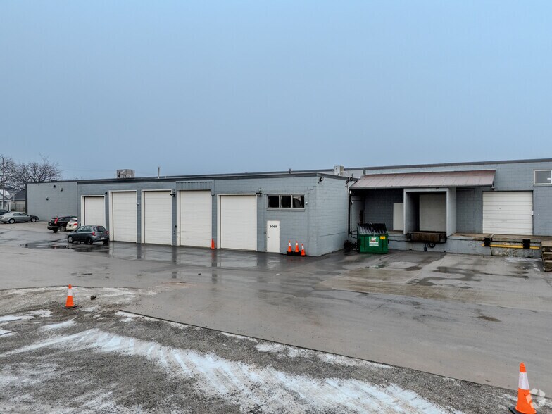 More Photos Of 610-616 Rennie St, Hamilton Warehouse For Lease