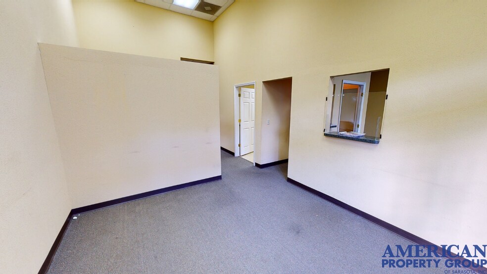 More Photos Of 6981 Curtiss Ave, Sarasota Medical For Sale