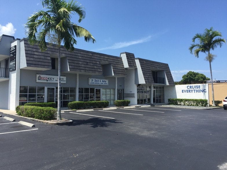 More Photos Of 1950 Courtney Dr, Fort Myers Office For Lease