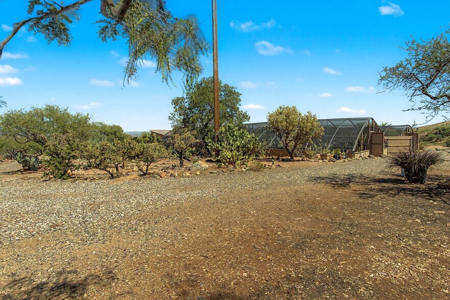 More Photos Of 1011 Wildhorse ln, Clarkdale Specialty For Sale