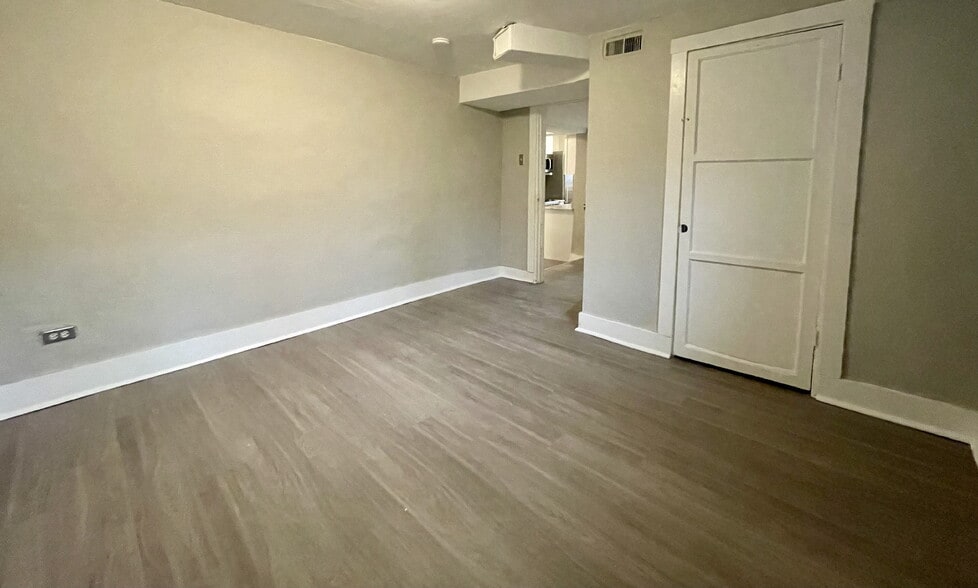 More Photos Of 146 N Logan St, Denver Specialty For Sale
