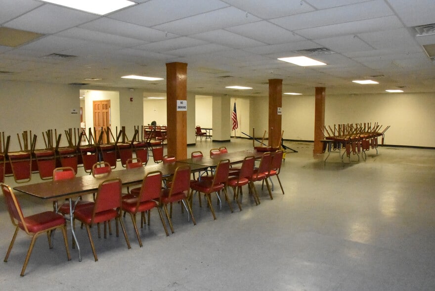 More Photos Of 18208 Cussewago Rd, Meadville Restaurant For Sale