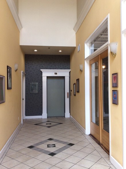 More Photos Of 1709-1711 Pearl St, Boulder General Retail For Sale