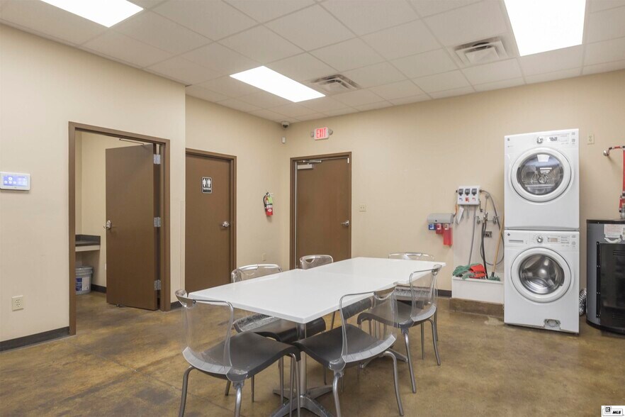 More Photos Of 1412 Ridge Ave, West Monroe Restaurant For Sale