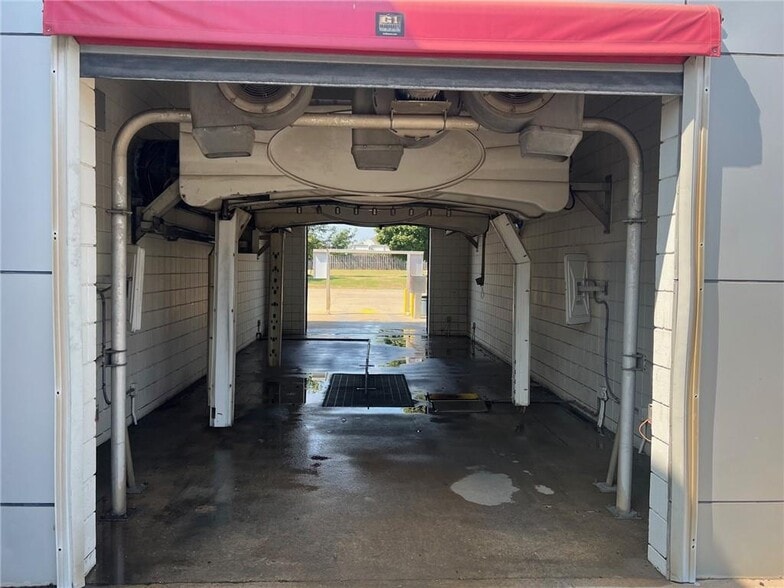 More Photos Of 1916 Butterfield Coach Rd, Springdale Carwash For Sale