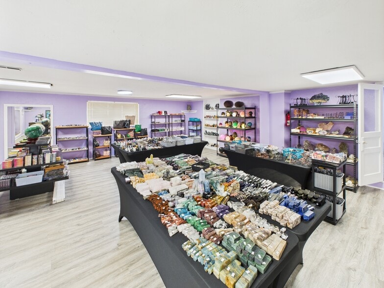 More Photos Of 2404 Grant Ave, Saint Albans Freestanding For Sale