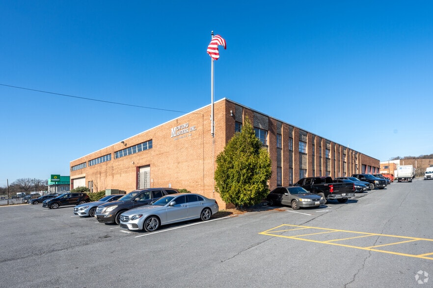 More Photos Of 4900 Frolich Ln, Hyattsville Warehouse For Lease