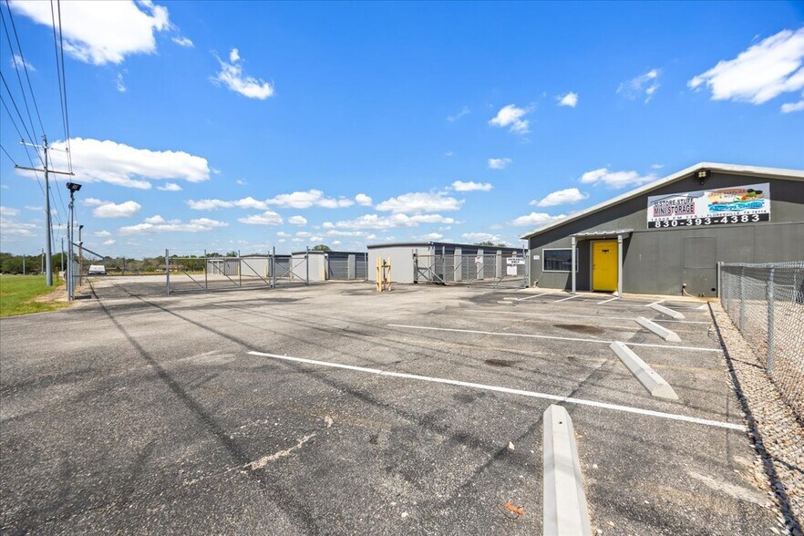 More Photos Of 14908 FM 775, Floresville Self Storage For Sale