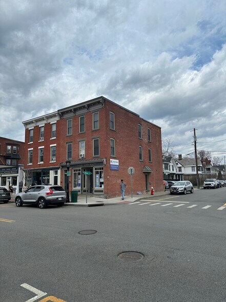 Primary Photo Of 192 Main St, Beacon Storefront Retail Residential For Lease