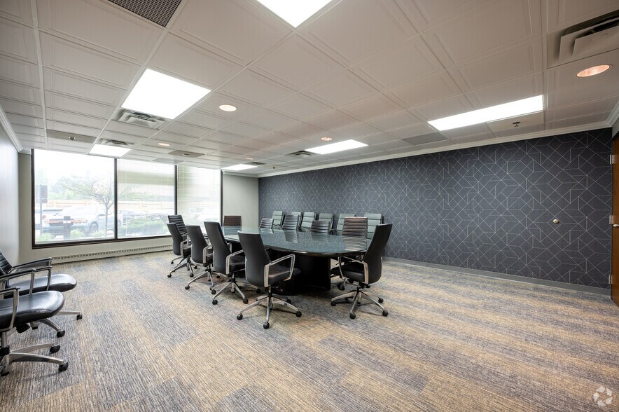 More Photos Of 4701 N Keystone Ave, Indianapolis Office For Sale