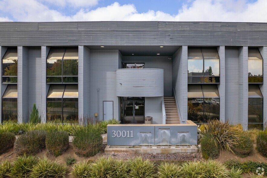 More Photos Of 30011 Ivy Glenn Dr, Laguna Niguel Loft Creative Space For Lease