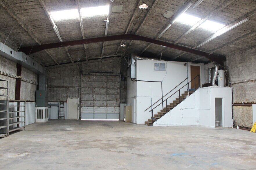 More Photos Of 5818 Kansas St, Houston Warehouse For Sale