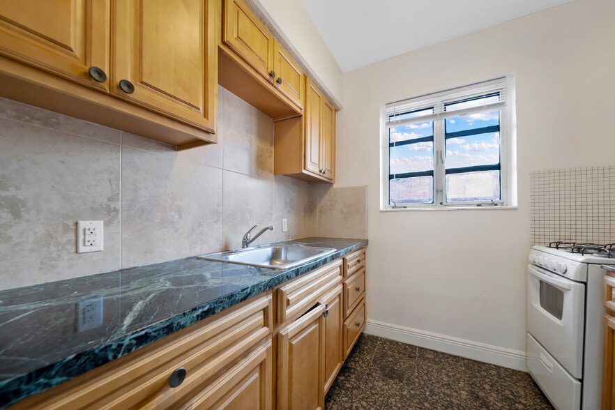 More Photos Of 931 SW 3rd St, Miami Apartments For Sale