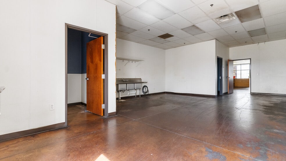 More Photos Of 1000 E Eldorado Pky, Little Elm Unknown For Lease