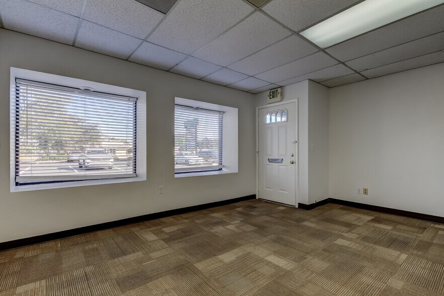 More Photos Of 4326 Park Blvd, Pinellas Park Office For Lease
