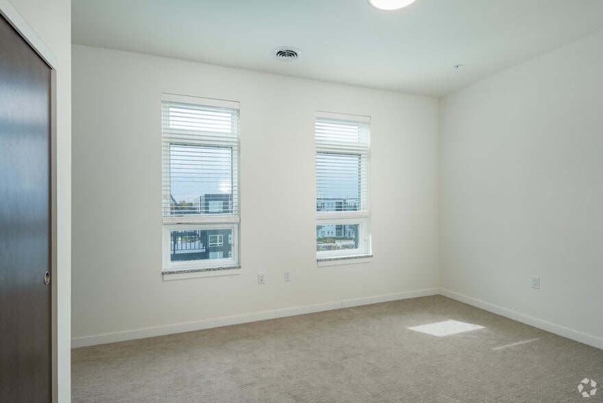 More Photos Of 1482 S 84th St, West Allis Apartments For Lease