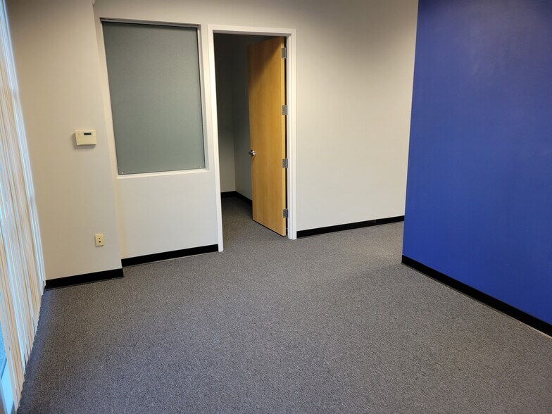 More Photos Of 1959 S Val Vista Dr, Mesa Office For Lease