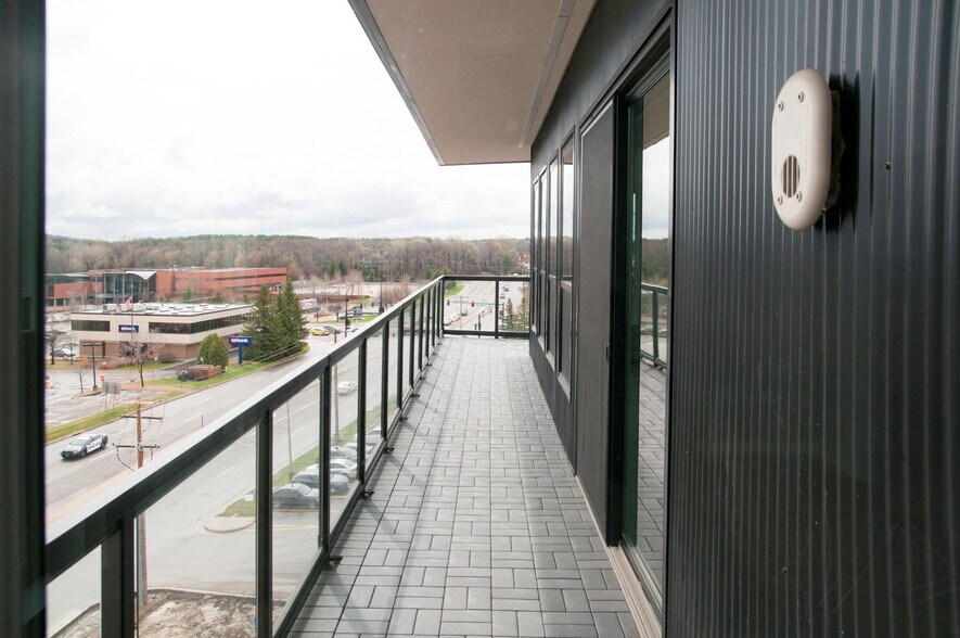 More Photos Of 1700 Plymouth Rd, Minnetonka Apartments For Lease