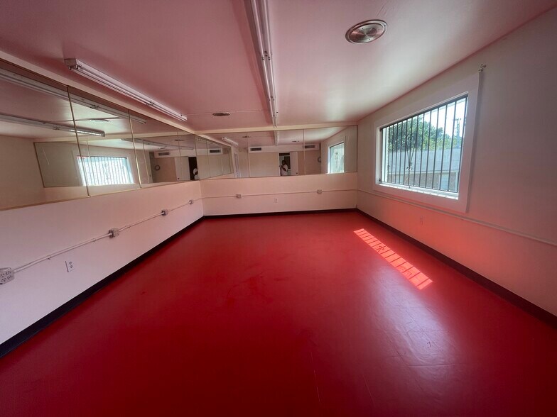 More Photos Of 3455 Martin Luther King Jr Dr SW, Atlanta Freestanding For Sale