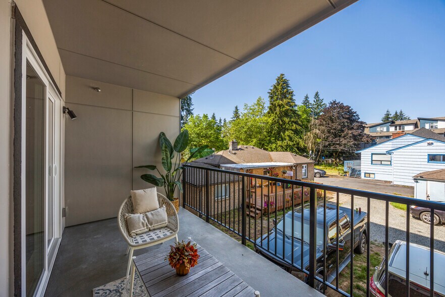More Photos Of 2152 N 185th St, Shoreline Apartments For Sale