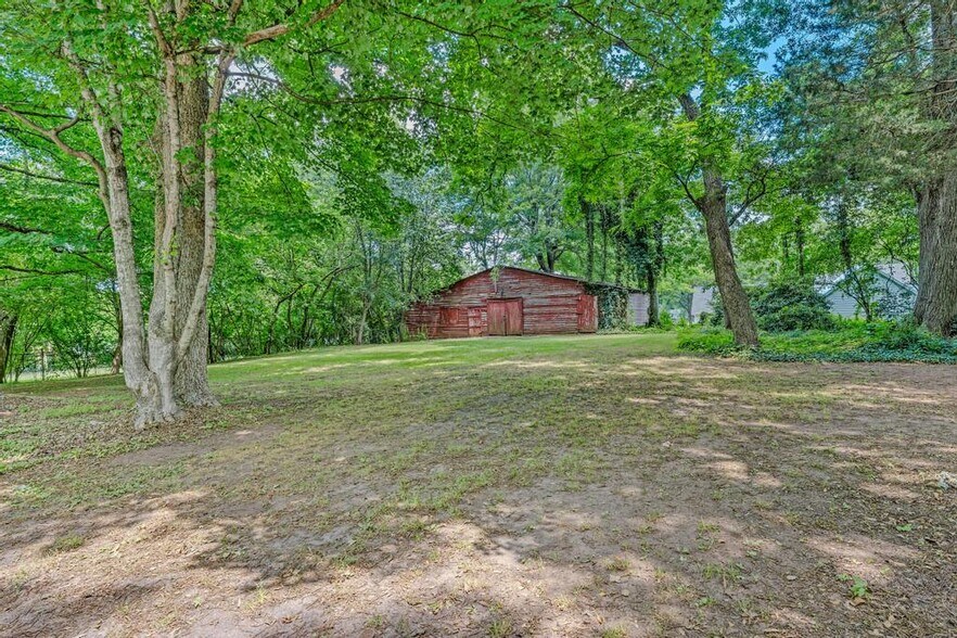 More Photos Of 252 Seavy St, Senoia Hospitality For Sale