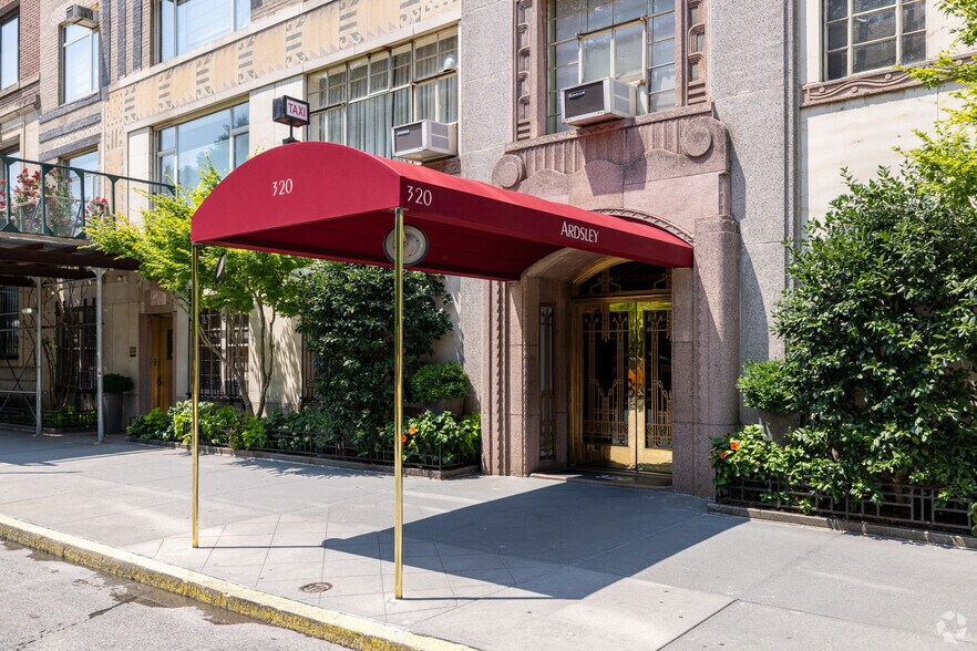 More Photos Of 320 Central Park W, New York Apartments For Lease