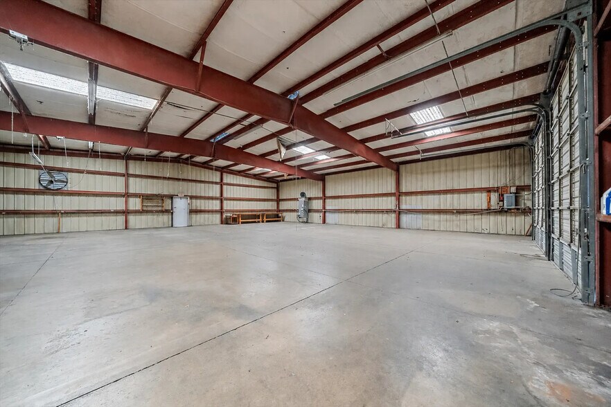 More Photos Of 2311 Whitfield Industrial Way, Sarasota Warehouse For Sale