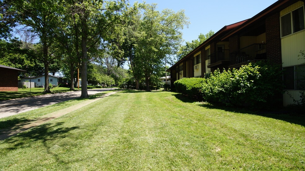 More Photos Of 7499 Hazelcrest Dr, Hazelwood Apartments For Sale