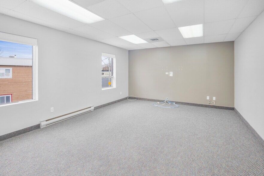 More Photos Of 169-175 St Saint-Georges, Saint-Jérôme Storefront Retail Office For Sale