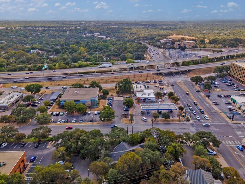 More Photos Of 5718 Balcones Dr, Austin Medical For Sale
