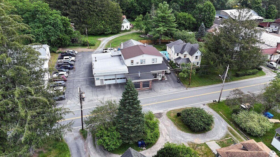 More Photos Of 5013 New York 52, Jeffersonville Auto Repair For Sale