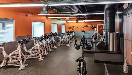 More Photos Of 284 W Shaw Ave, Clovis Freestanding For Sale