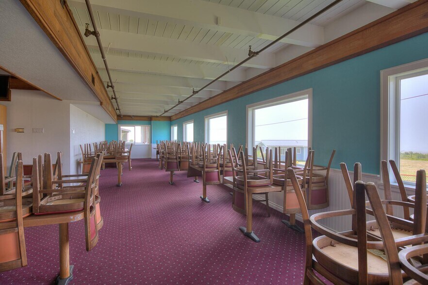More Photos Of 61 Main St, Pacific Beach Restaurant For Sale