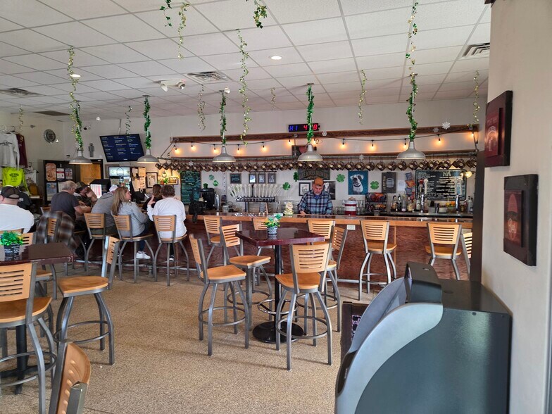 More Photos Of 4362 County Rd S, Oshkosh Restaurant For Sale