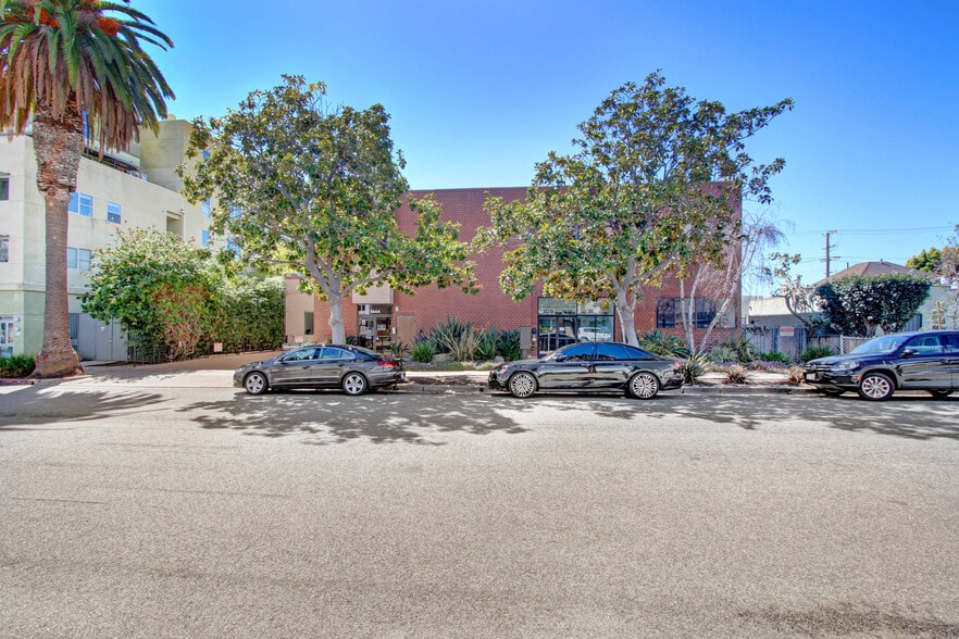 More Photos Of 1438-1444 9th St, Santa Monica Loft Creative Space For Sale