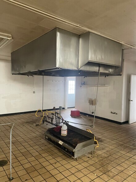 More Photos Of 1137 Sweitzer St, Greenville Bowling Alley For Sale