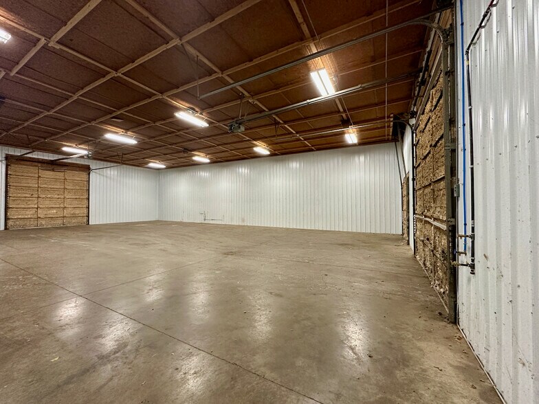 More Photos Of 7865 E Main Rd, Le Roy Warehouse For Lease