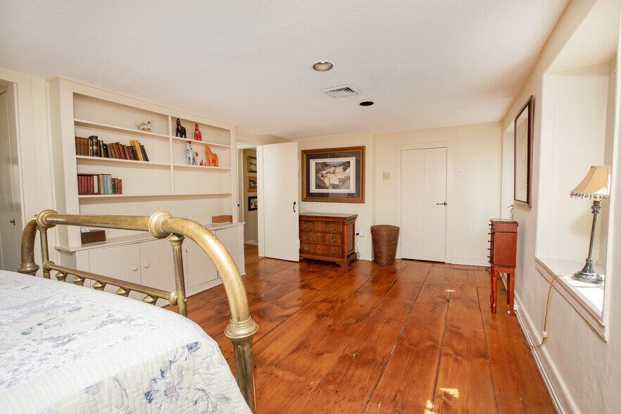 More Photos Of 69 E Oakland Ave, Doylestown Office For Sale