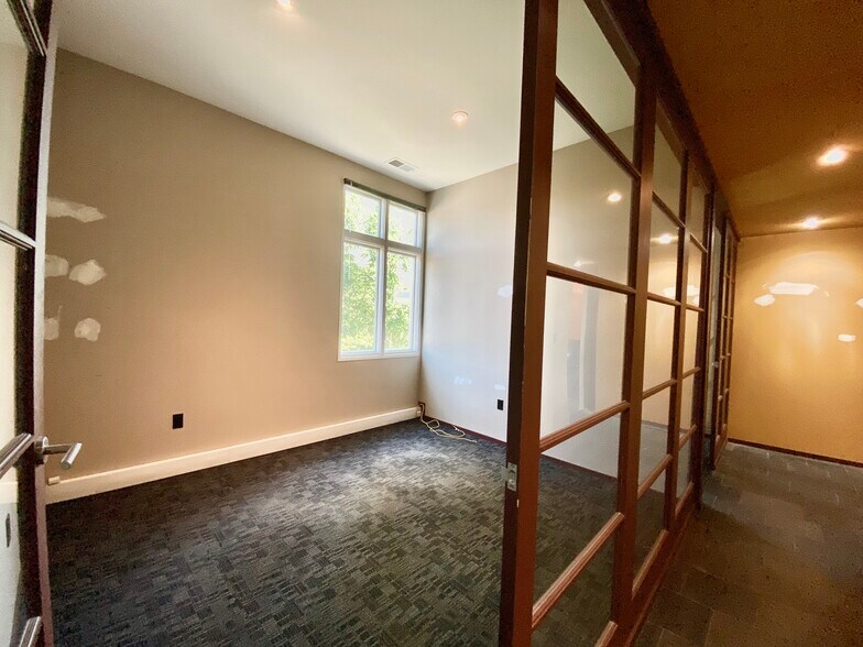 More Photos Of 1005 S 76th Ave, Omaha Medical For Lease